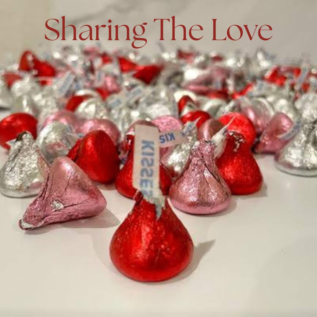 Hershey's Kisses Valentine Colors Milk Chocolate candy - 2LB (200 pcs)