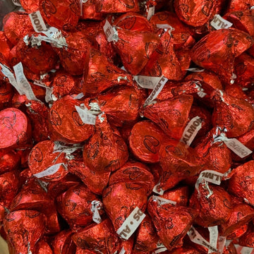 Hershey'es Red Almond Kisses Milk Chocolate Candy - 1lb (100 pcs)